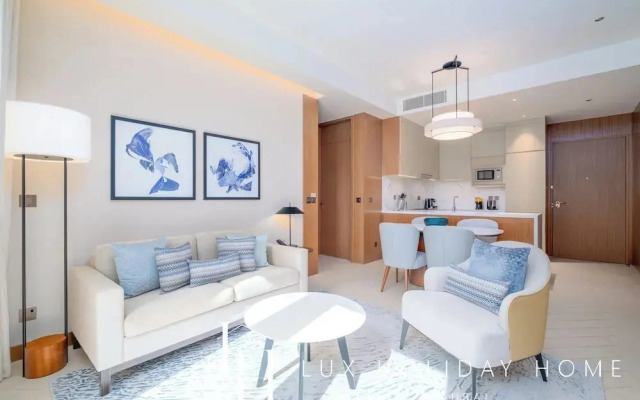 LUX  The Address Opera Downtown Suite