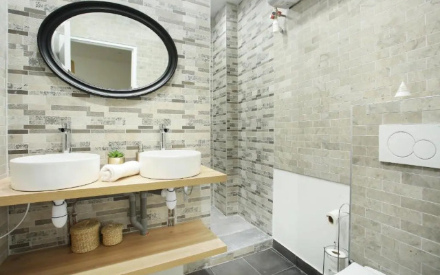 253, 2BDR Center of PARIS