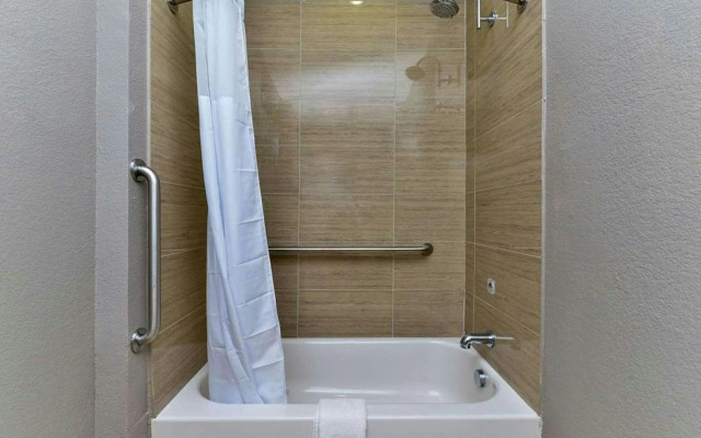 Quality Inn Suites Cotulla