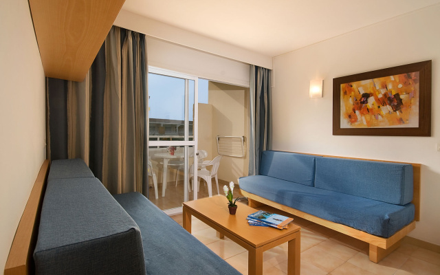 Mariner Club Apartments