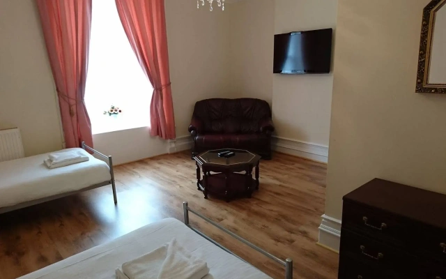 Dee Hotel
