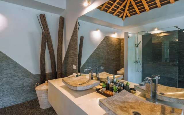 Villa Teman-Luxury 4BR Villa in Seminyak