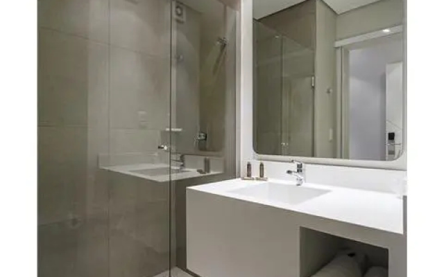 Dmax Hotel