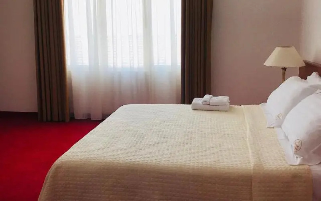 Chateau Linza Resort