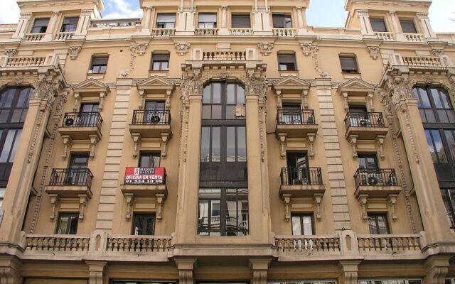 Отель Hostal Hispano - Argentino Испания, Мадрид - 1 отзыв об отеле, цены и фото номеров - забронировать отель Hostal Hispano - Argentino онлайн вид на фасад