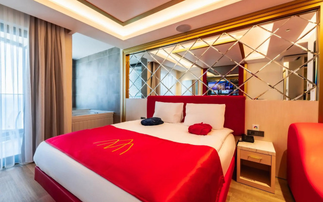 Granada Luxury Red Adult Only