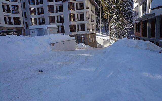 Отель Snowy Dreams Pamporovo Apartments Болгария, Пампорово - отзывы, цены и фото номеров - забронировать отель Snowy Dreams Pamporovo Apartments онлайн вид на фасад
