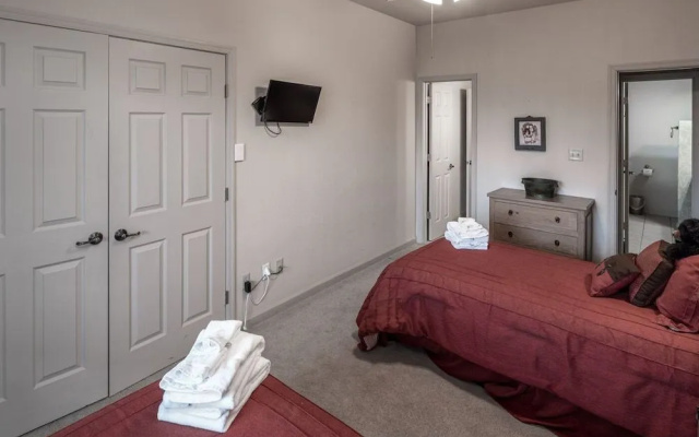 Robins Nest by Ruidoso Vacation Rentals
