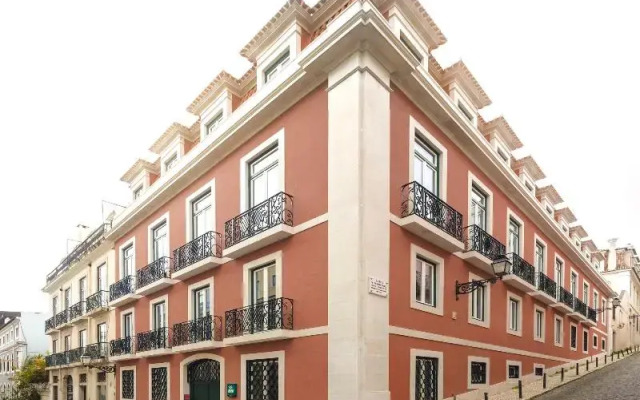 Апартаменты Lisbon Serviced Apartments Chiado Emenda вид на фасад