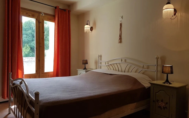 Magnificent Villa in Les Mages With Jacuzzi