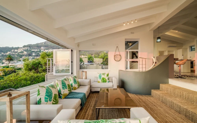 Bungalow on 4th