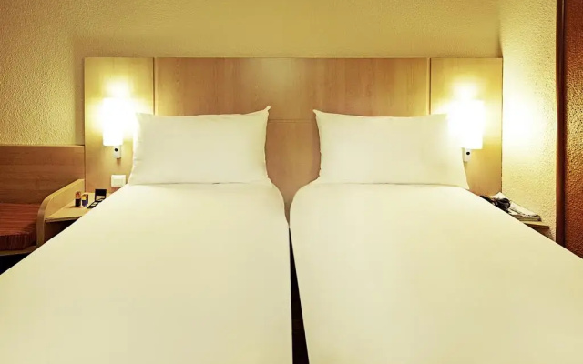 Ibis Oran Les Falaises