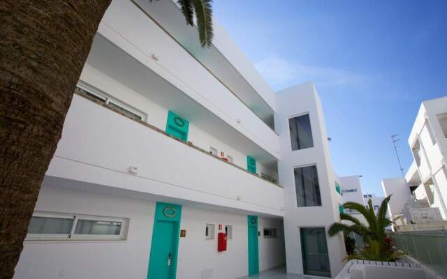 Отель Santos Ibiza Suites вид на фасад