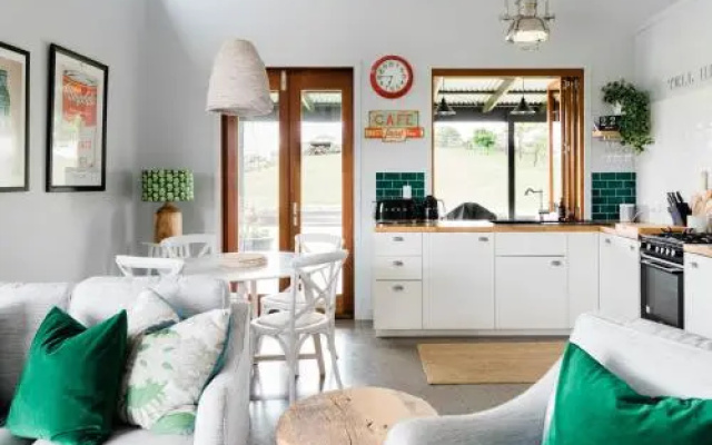 Thirlestane Farm Cottage & Barn