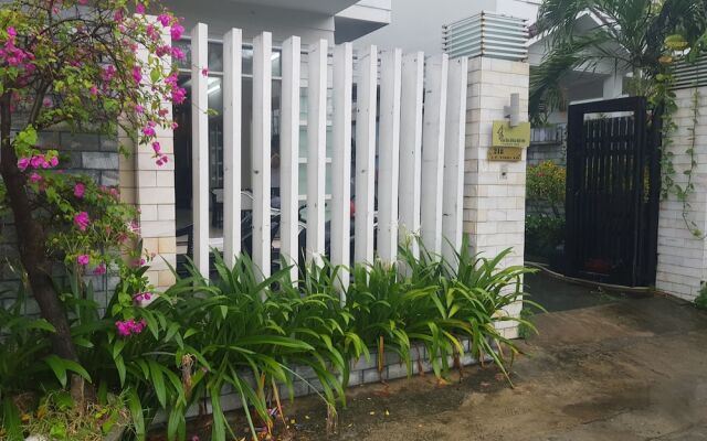 Отель Sol De Villa вид на фасад