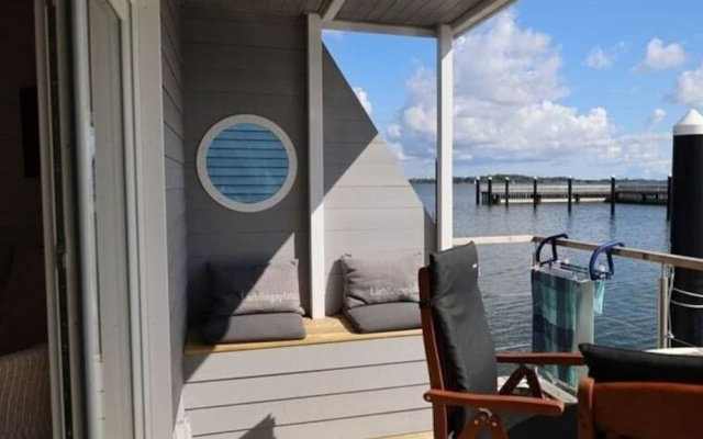 Houseboat Liliput Comfortable Holiday Residence