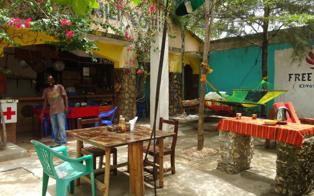 Homeland Swahili Lodge - Hostel