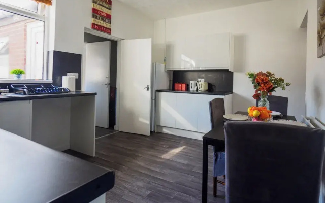 12 Cornwallis Lodge Family Room 2