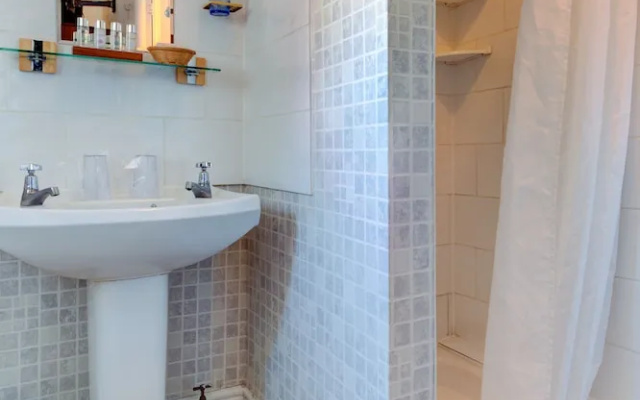 Dolphin Guesthouse