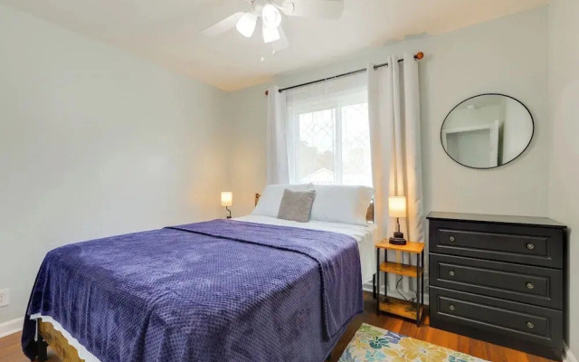 Lakefront Getaway w/ Dock & Views in Macon!