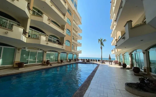 Condo G Tiara