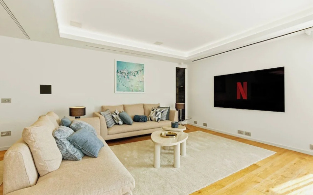 Generoso Luxury Lake View Suite in Lugano