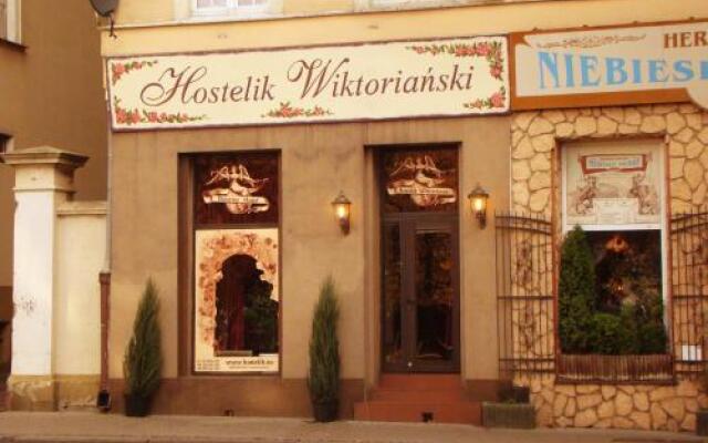 Отель Hostelik Wiktoriański вид на фасад