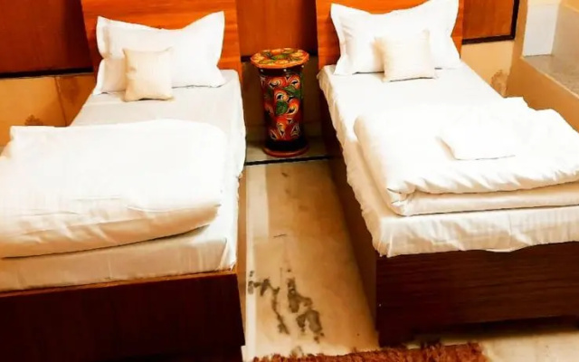 Bhambri House Hotel