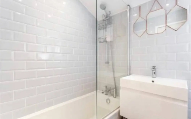 Lovely 1 Bedroom Home in SW London