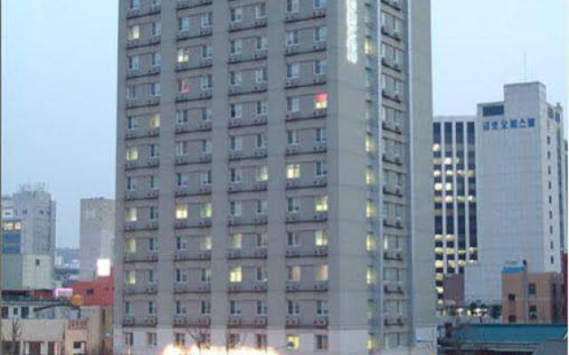 Отель Co-Op Residence Ohmokgyo Сеул вид на фасад