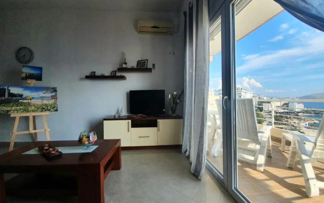 Blas Apartments