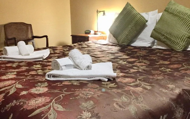 Albatross Inn Bed and Breakfast