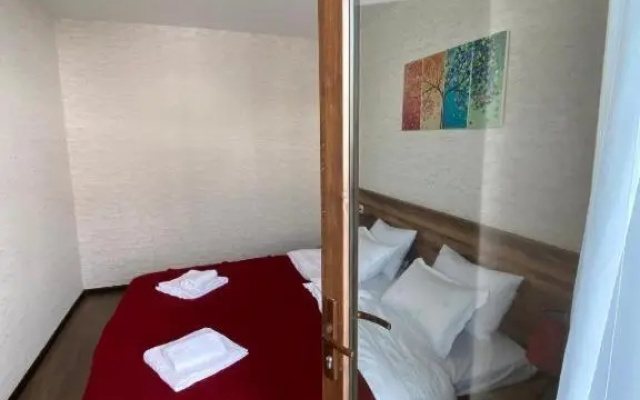 Hotel Qumli Apartment 210