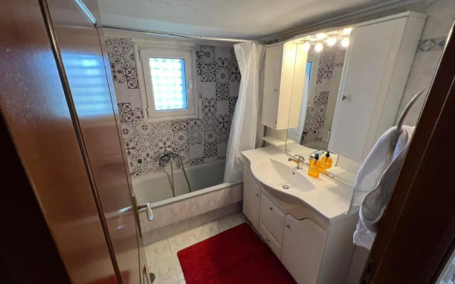 Alimos marina huge 3bd apartment