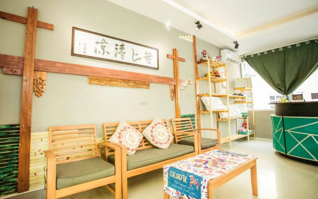 RQ Phuket Patong Beach by Collection O