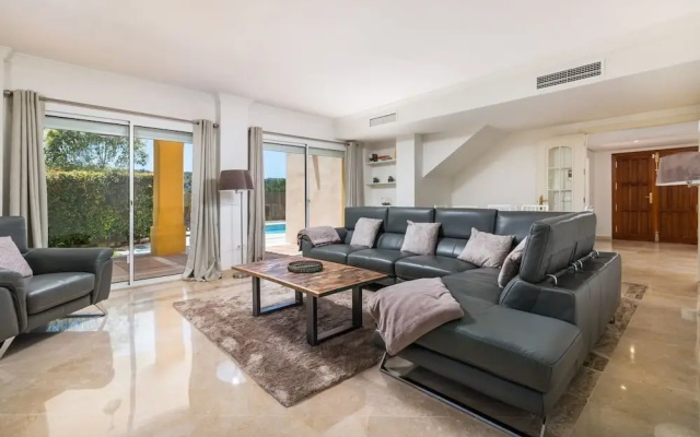 Charming 4-Bed Villa in San Roque