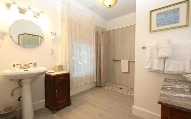 Olallieberry Inn B&B