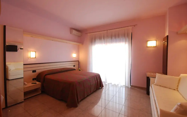 Hotel Clara
