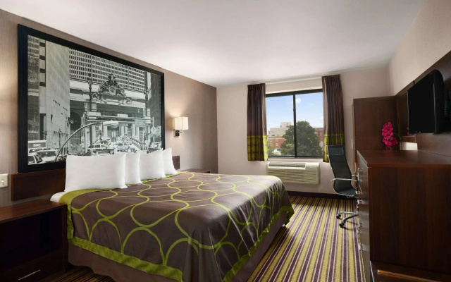 Super 8 By Wyndham Bronx