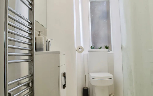 Modern New Town 1 Bedroom Apartment
