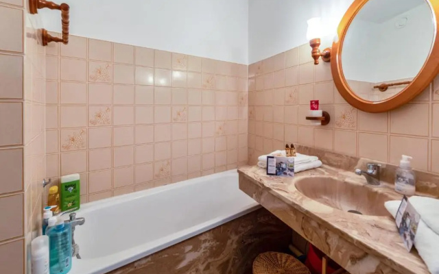Charming studio with balcony and sea view in Sanary-sur-Mer - Welkeys