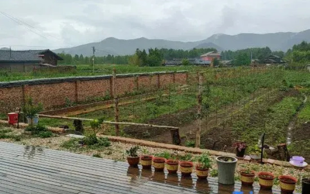 Xingchen Mountain View Courtyard of Lugu Lake