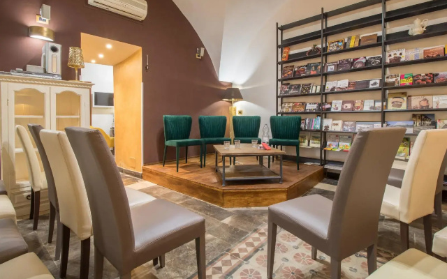 Oro Hotel