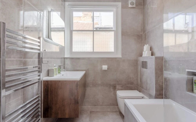Stunning 3 Bedroom 2 Bath in Fantastic Location