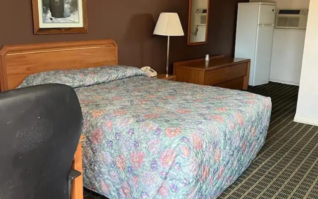 Aaron Motel