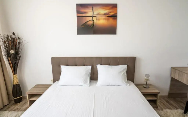 Summerland Sea-View Luxury Apartment