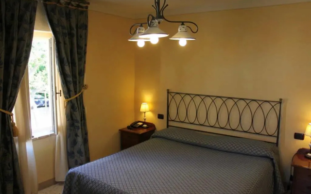 Hotel Castello Di Montegiove Country House