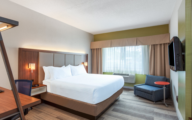 Holiday Inn Express Hauppauge-Long Island