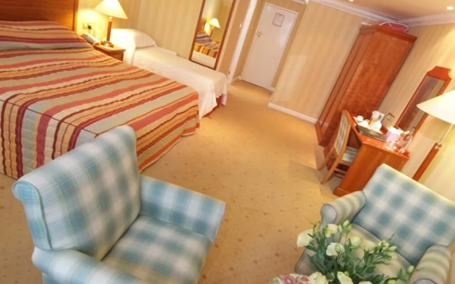 Treglos Hotel