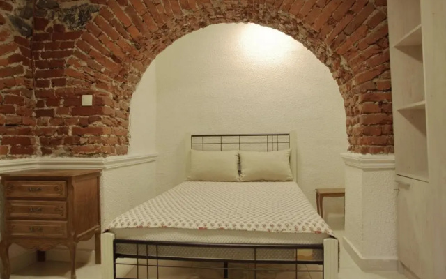 Top Center Semi-detached Apartment Studio